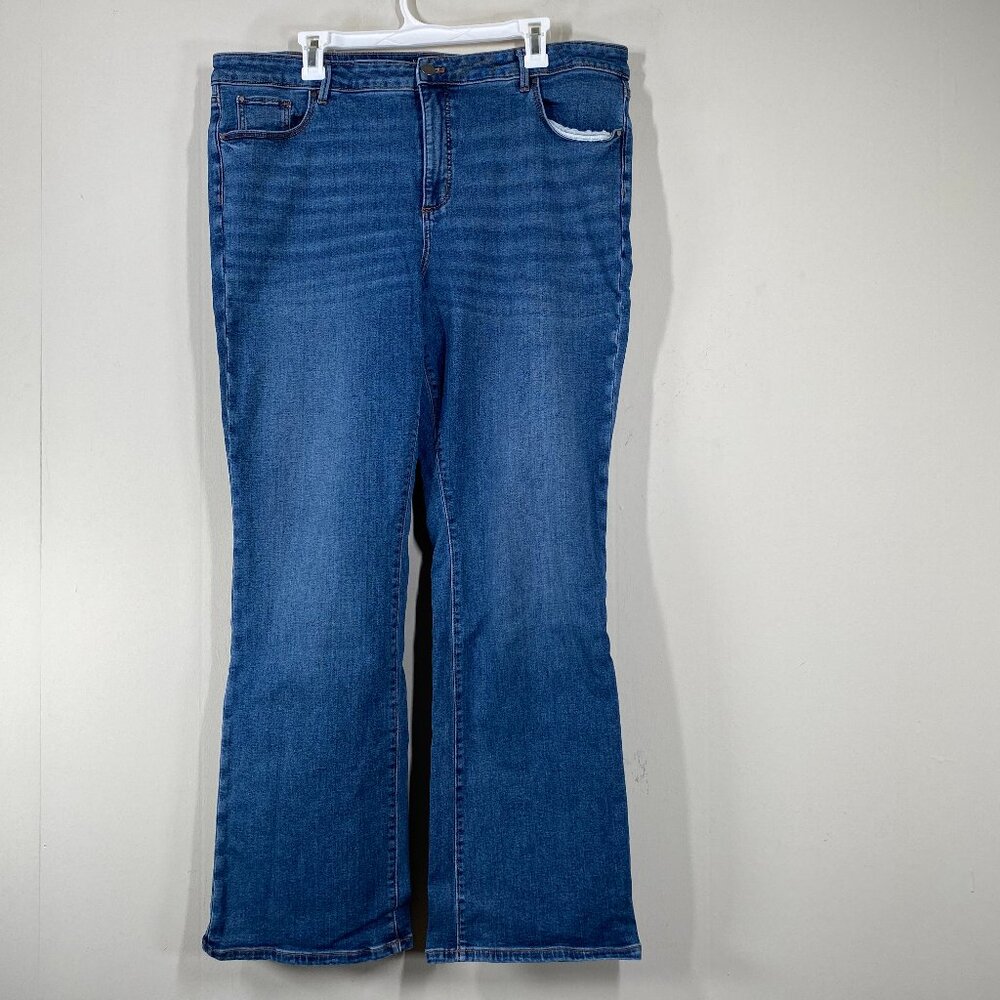 Ann Taylor Women's Boot Cut Jeans in Medium Blue Denim